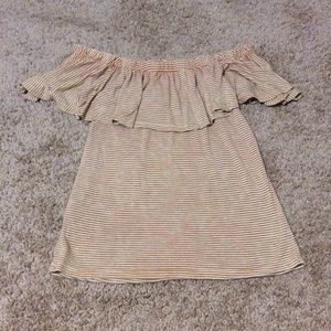 Gimmicks by BKE off the shoulder top